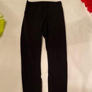black lululemon leggings